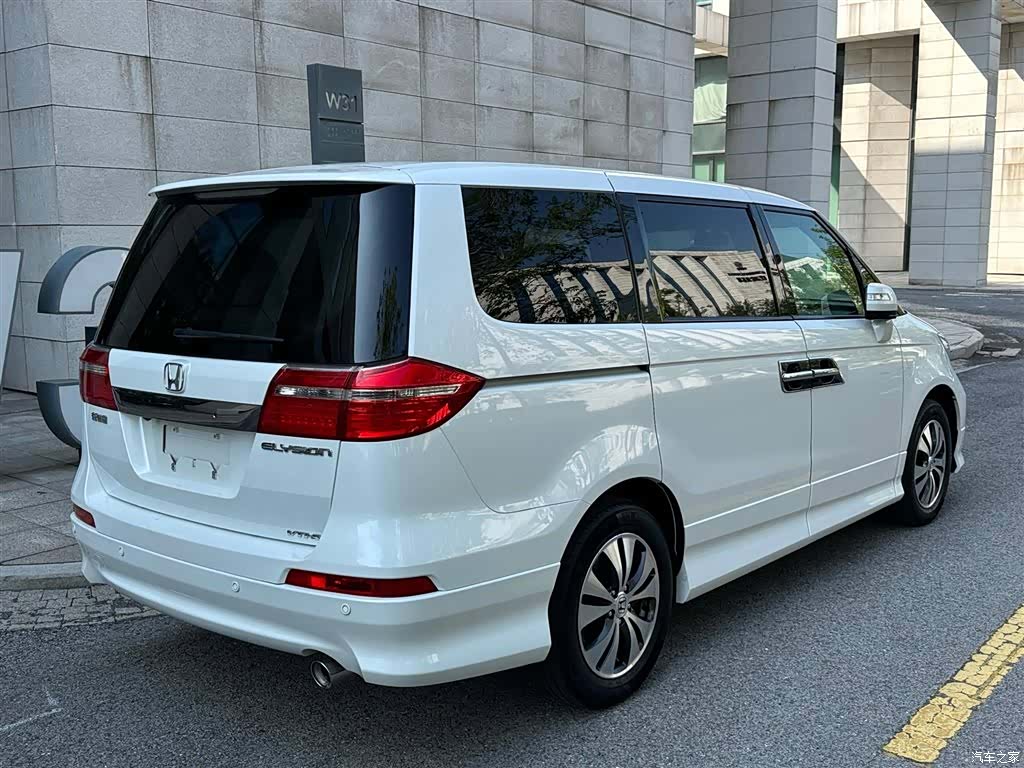 Honda Elysion, 2014 4
