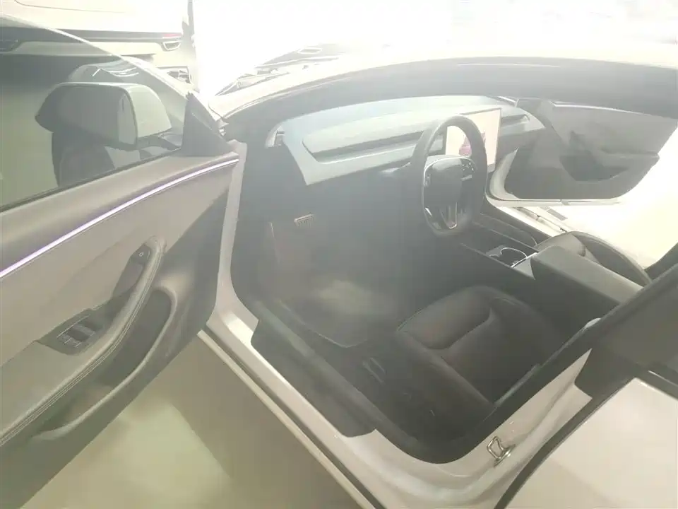 Tesla Model 3 Tesla Model 3