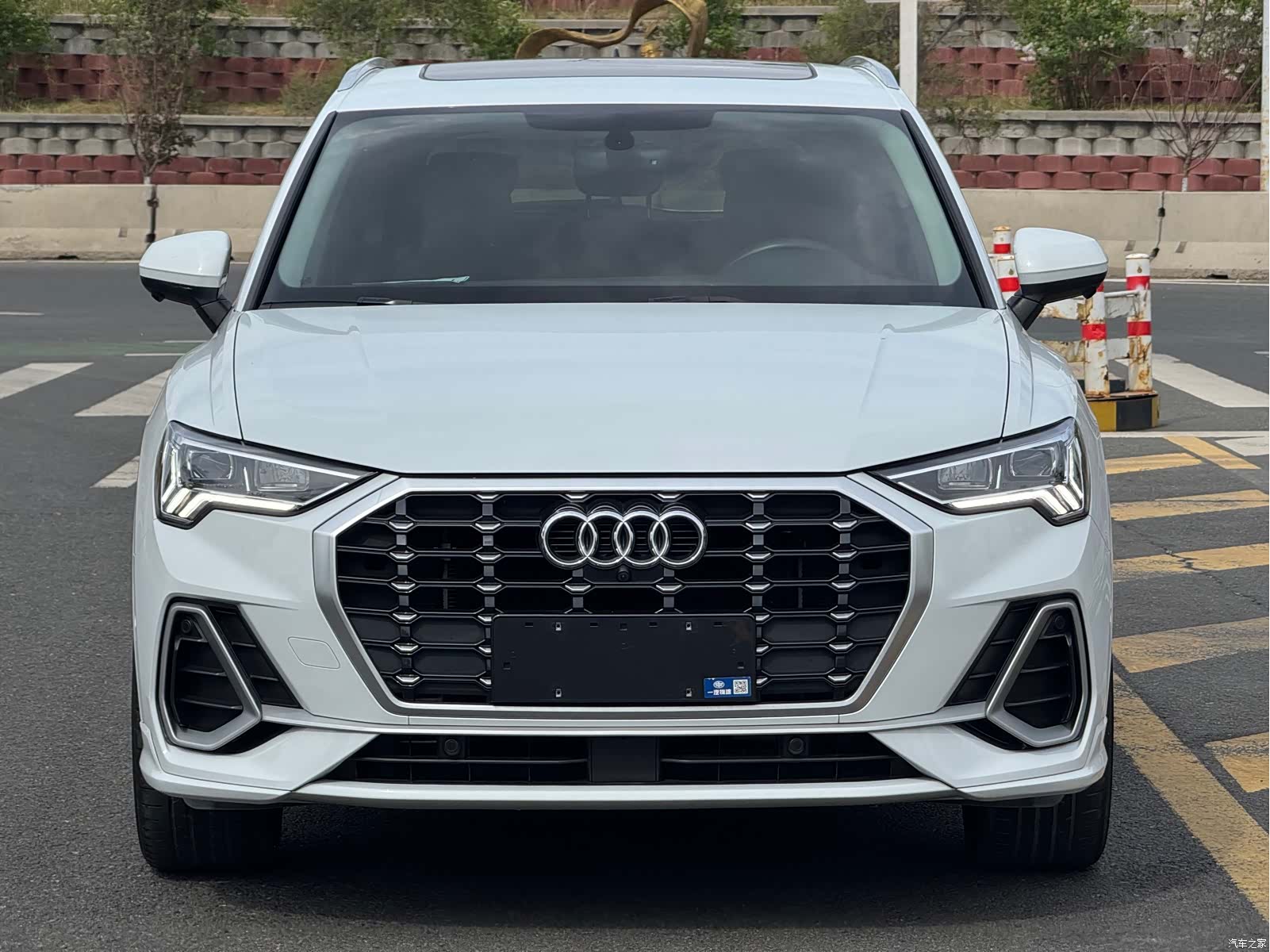 Audi Q3, 2022 3