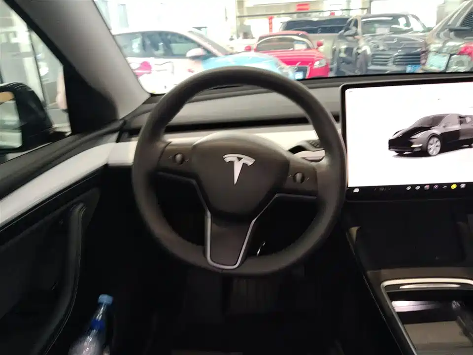 Tesla Model Y Tesla Model Y