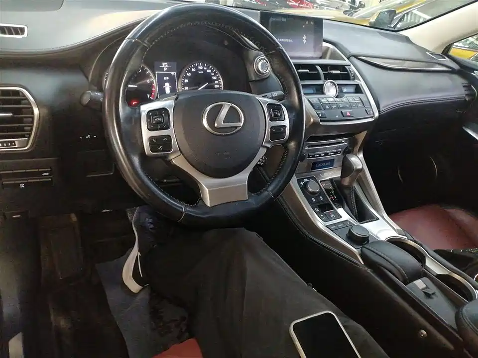 Lexus NX