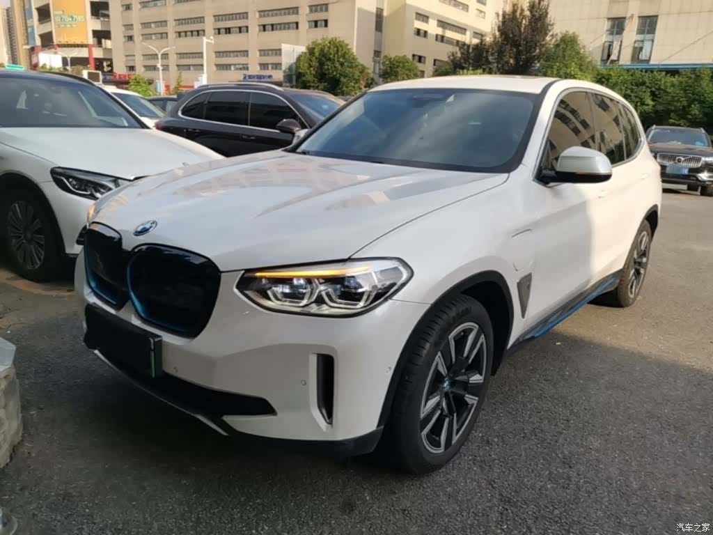 BMW iX3, 2021 1