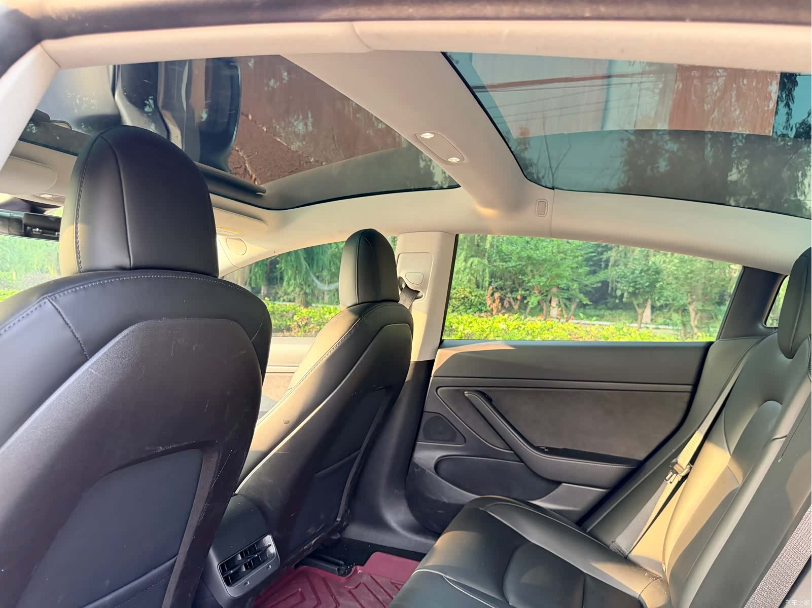 Tesla Model 3, 2020 15