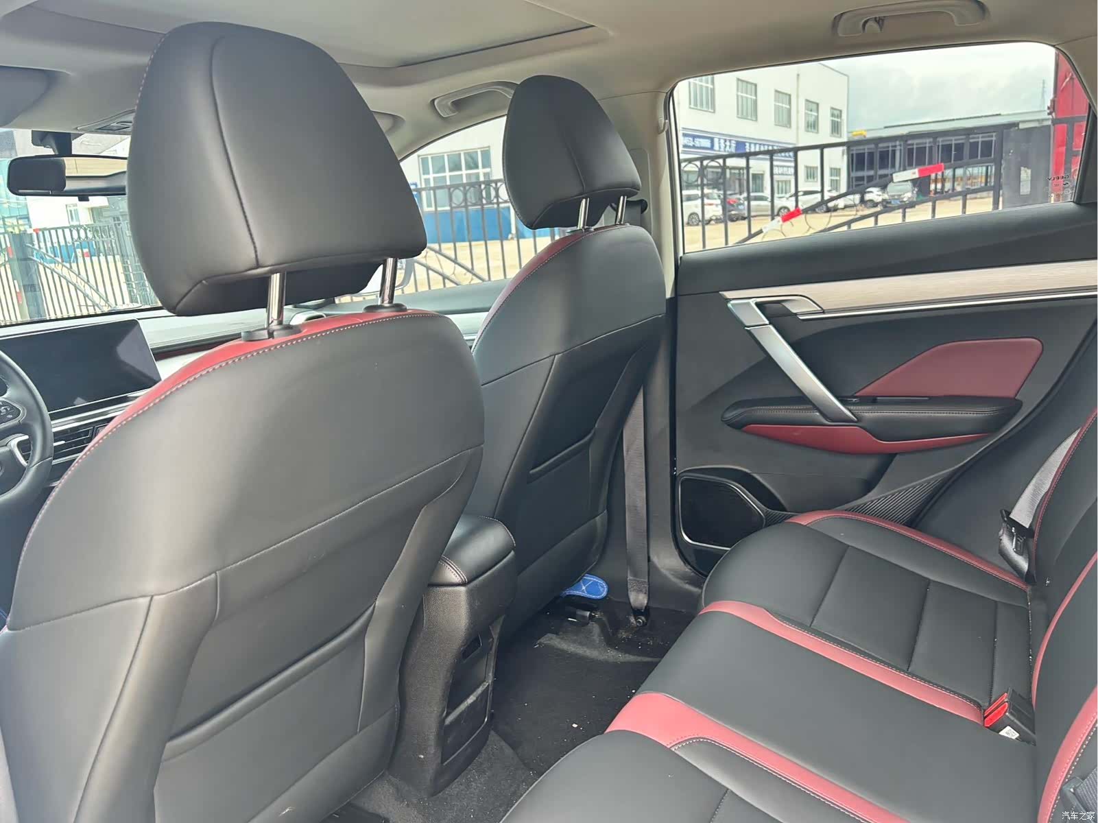 Geely Coolray, 2022 13