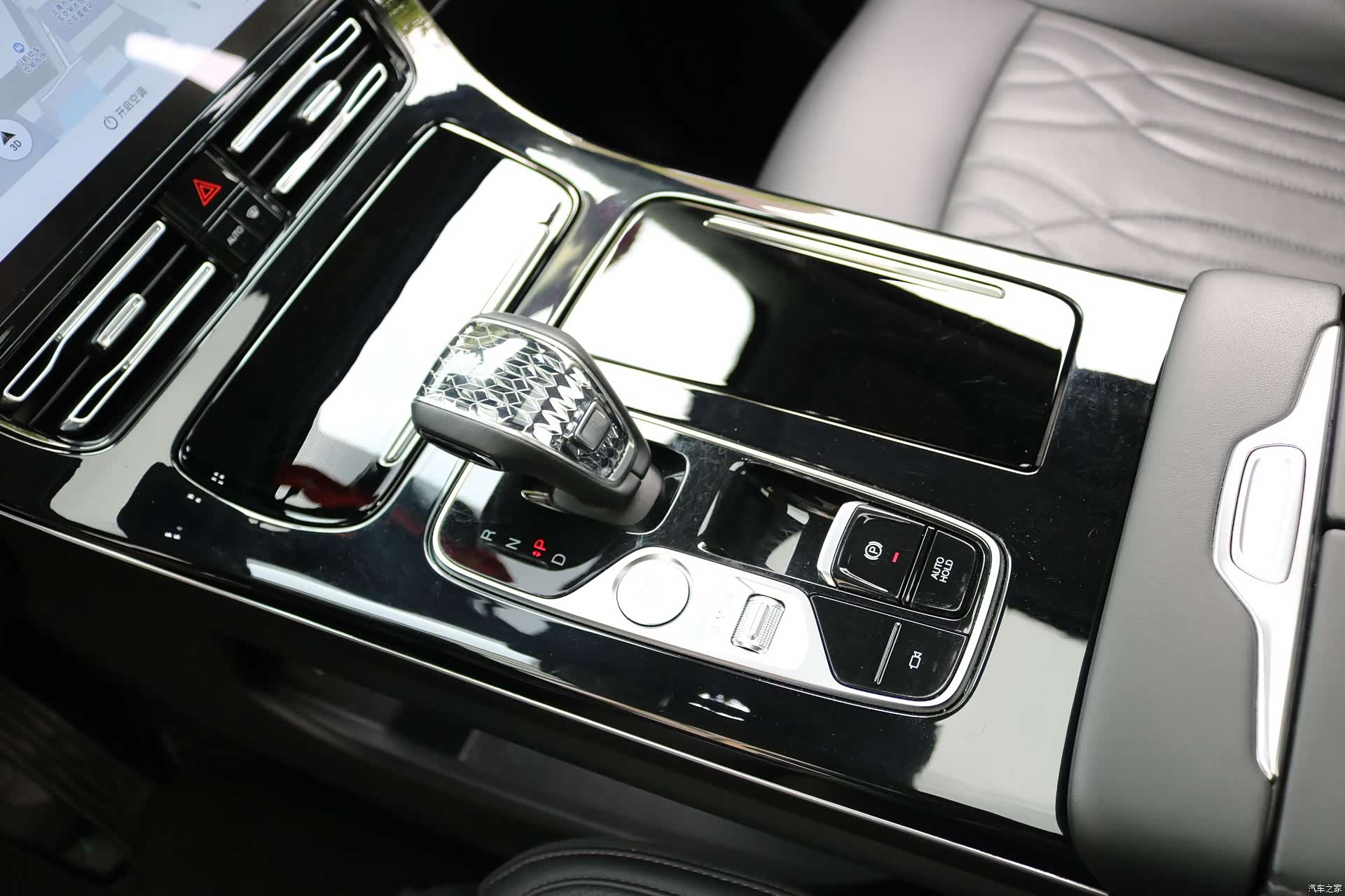 Trumpchi M8, 2024 11