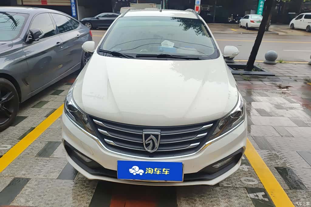 Wuling 310W, 2019 2