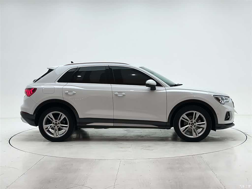 Audi Q3, 2022 9