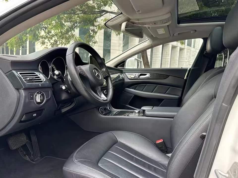 Mercedes-Benz CLS Mercedes-Benz CLS