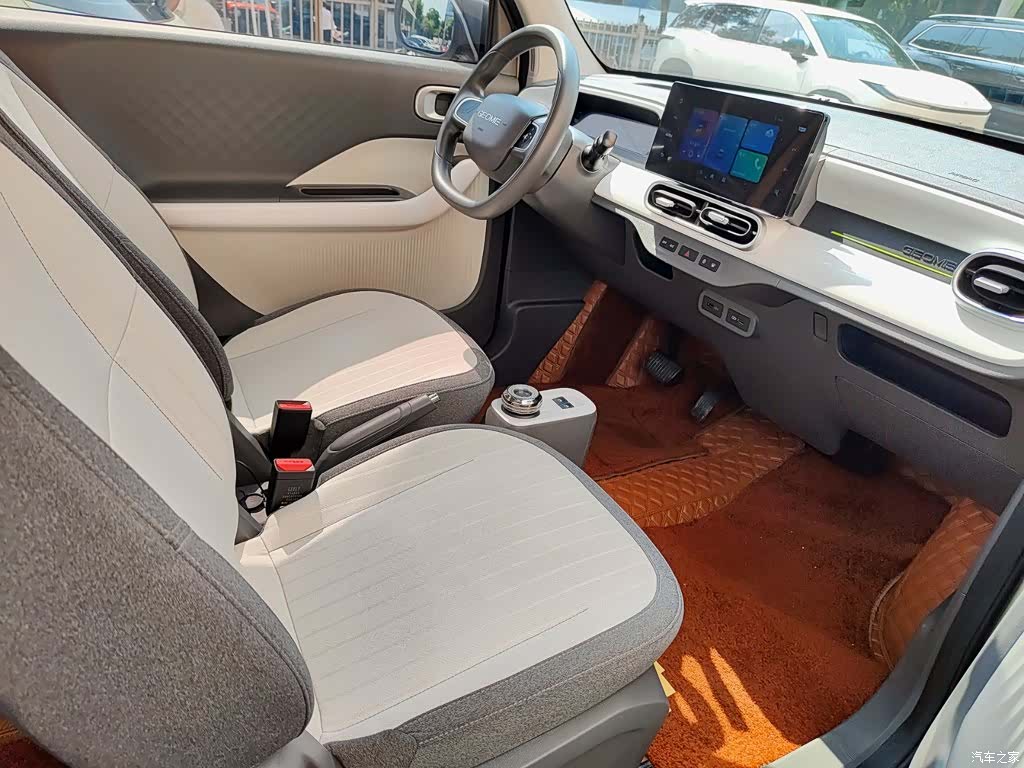 Geely Panda, 2025 11