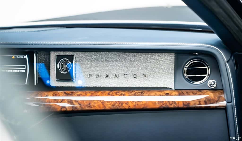 Rolls-Royce Phantom, 2019 21