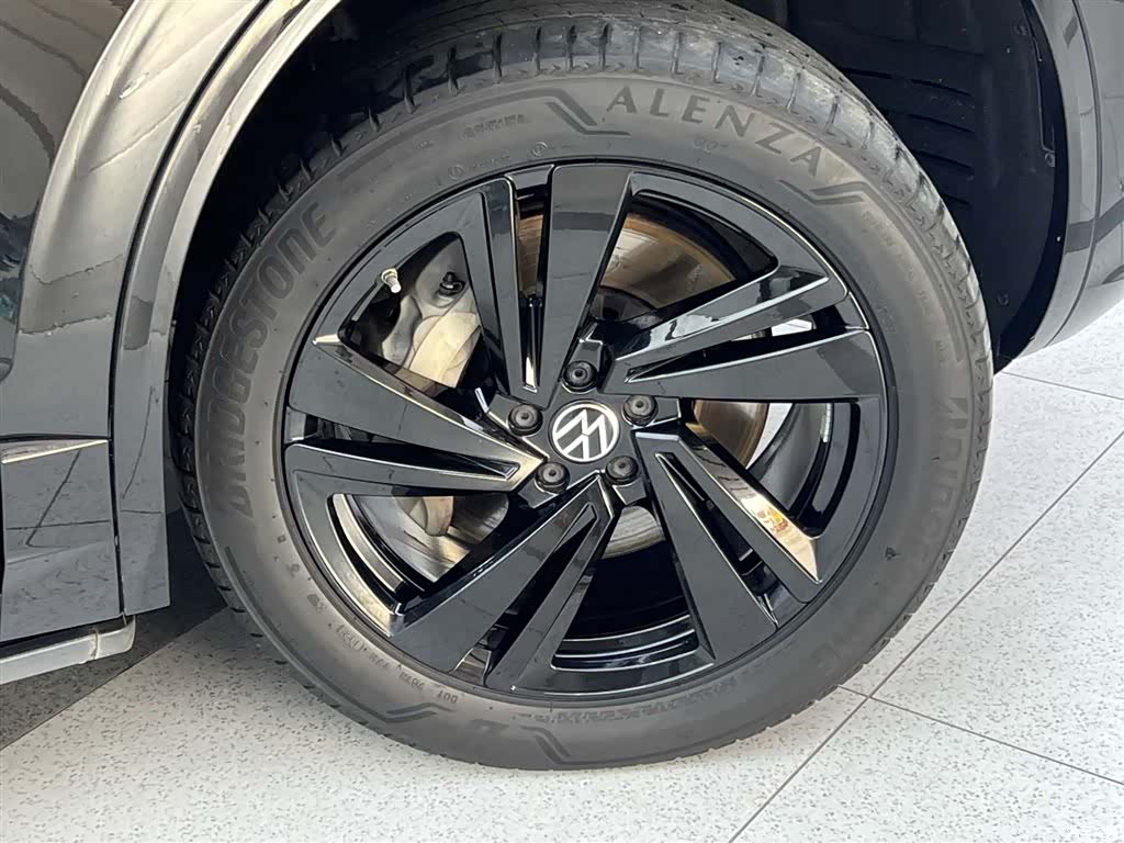 Volkswagen Touareg, 2024 4