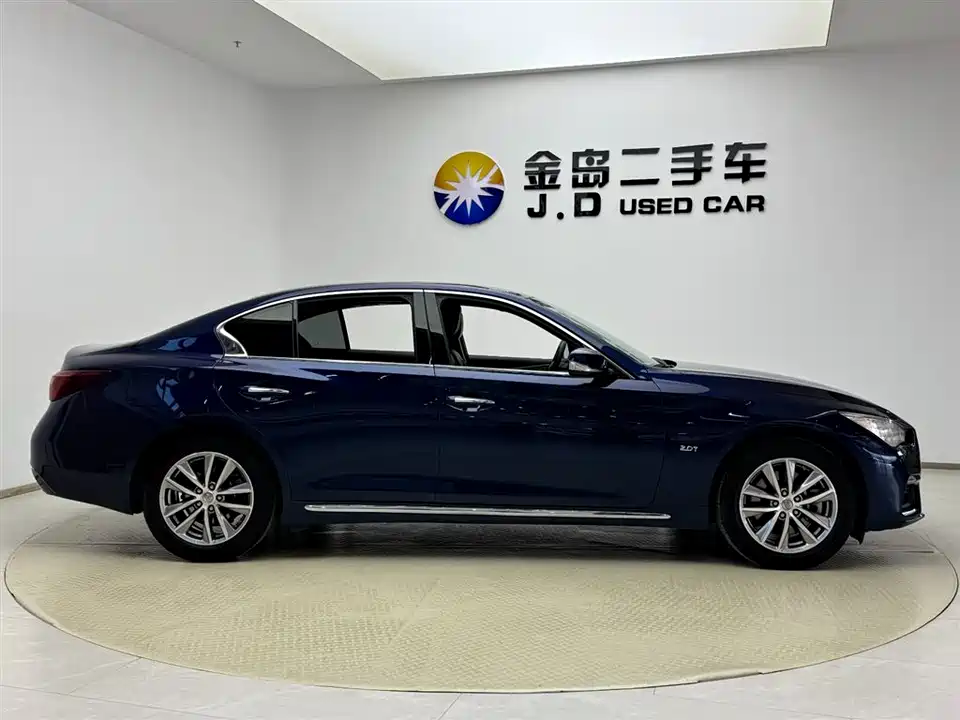 Infiniti Q50L
