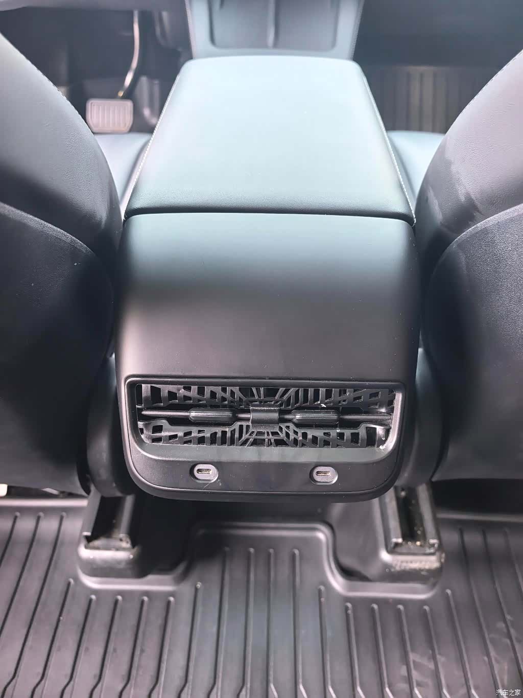 Tesla Model Y, 2024 12