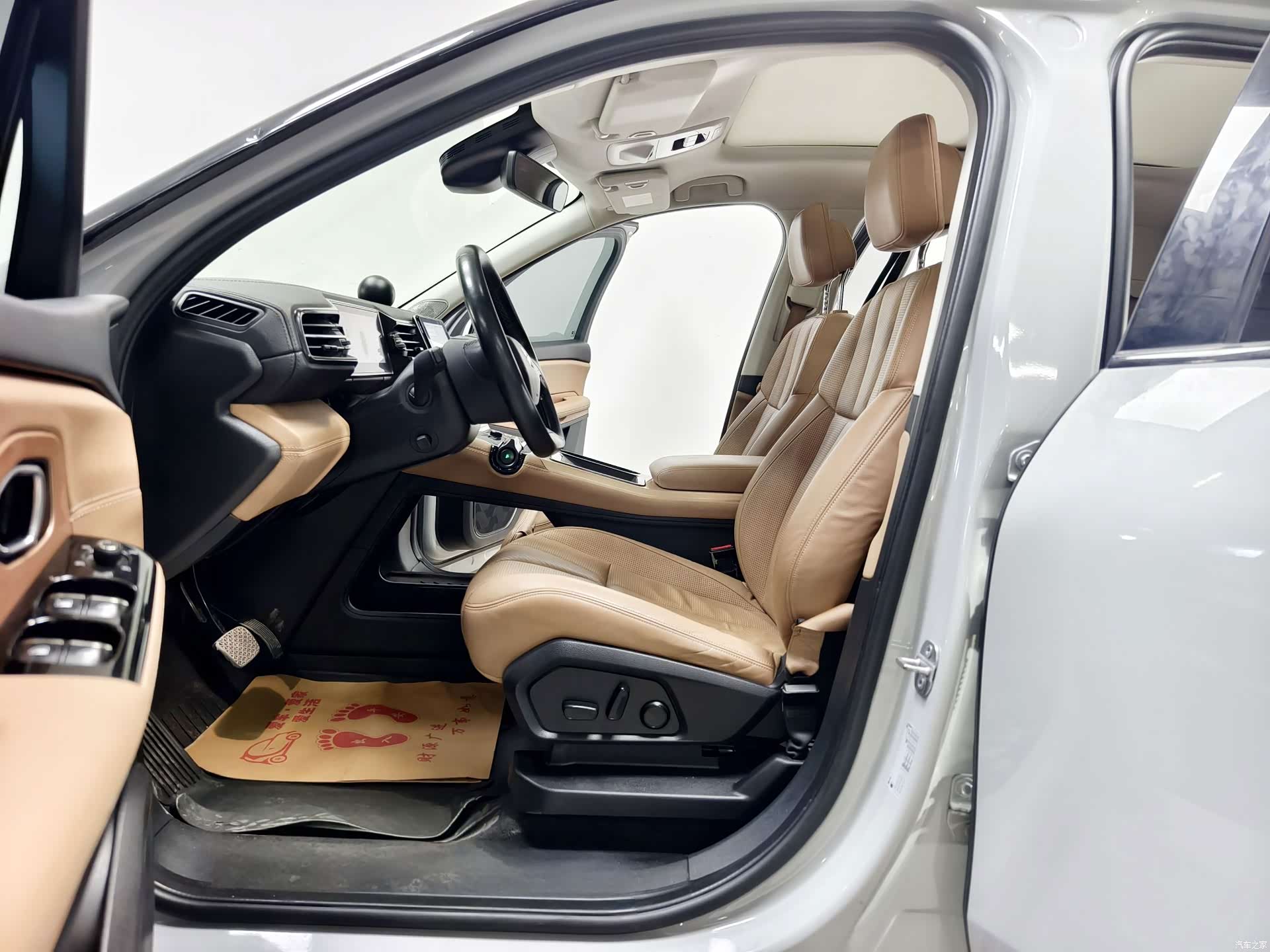 NIO ES8, 2019 13