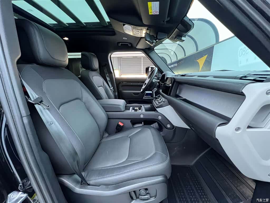 Land Rover Defender, 2024 14