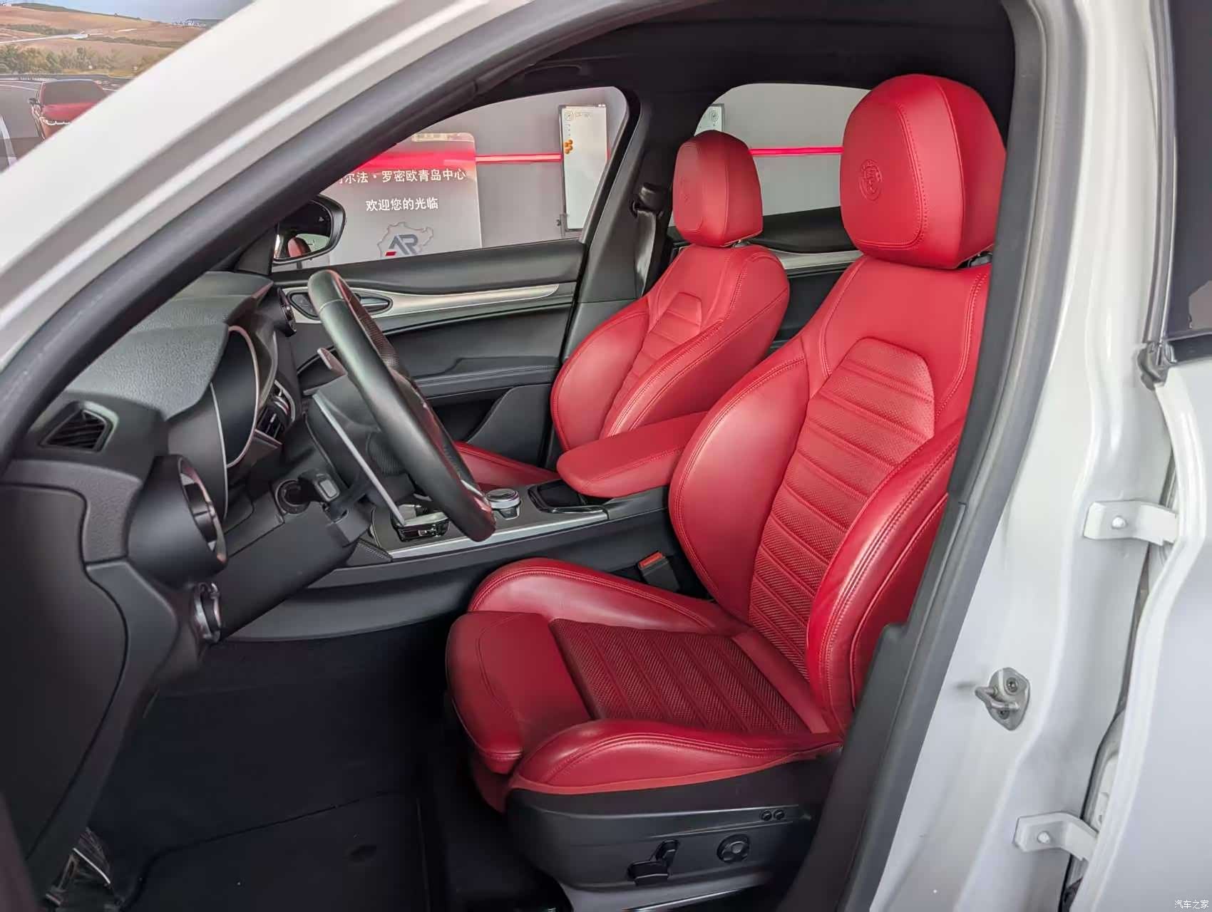 Alfa Romeo Stelvio, 2024 16