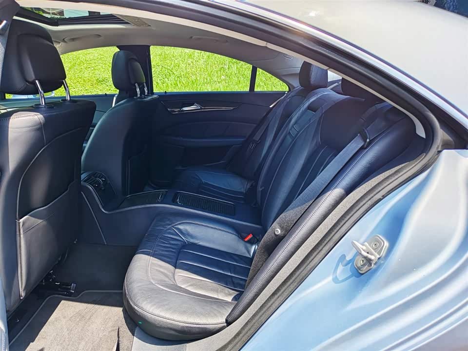 Mercedes-Benz CLS Mercedes-Benz CLS