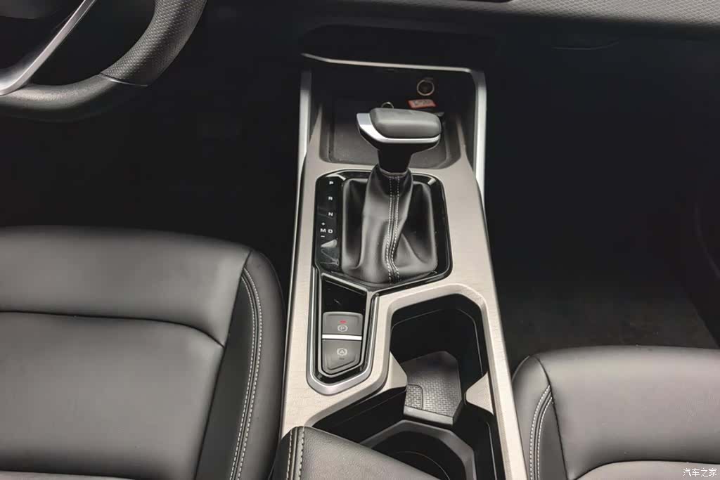 Geely Emgrand, 2025 16