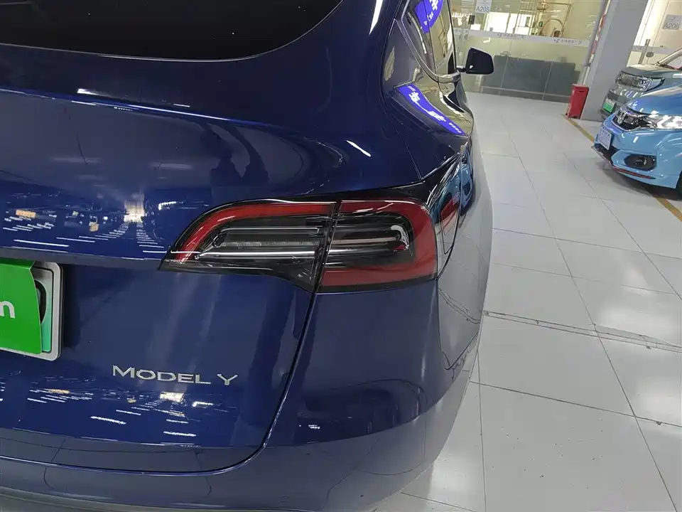 Tesla Model Y Tesla Model Y