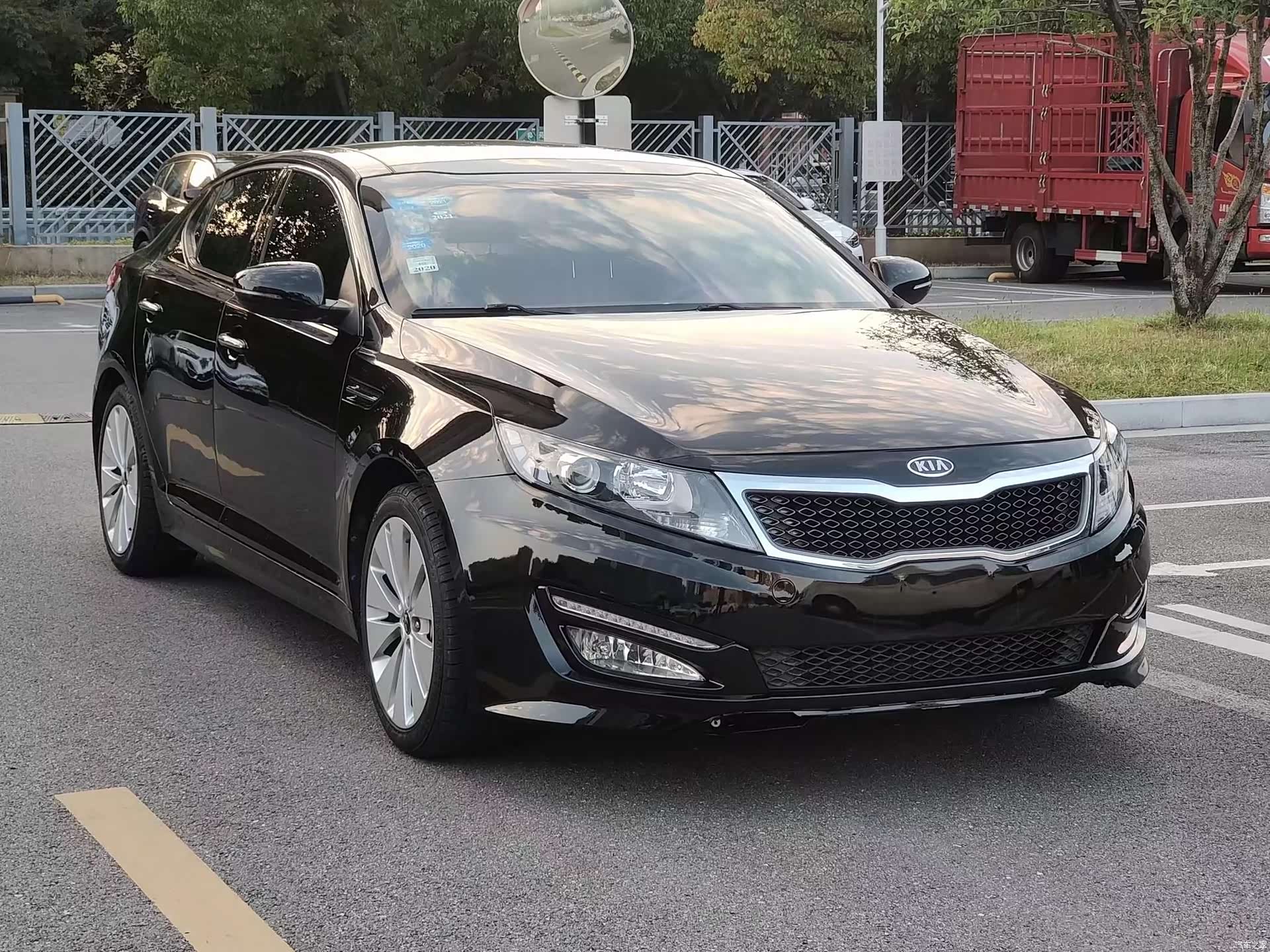 Kia K5, 2011 3