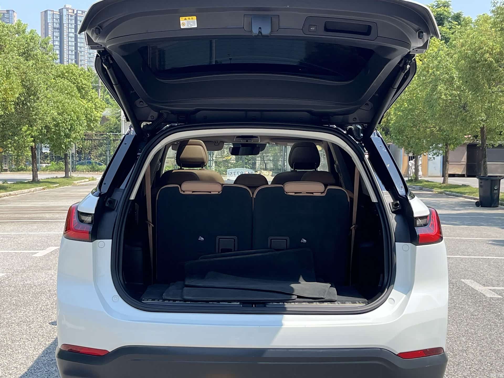 NIO ES8, 2018 6