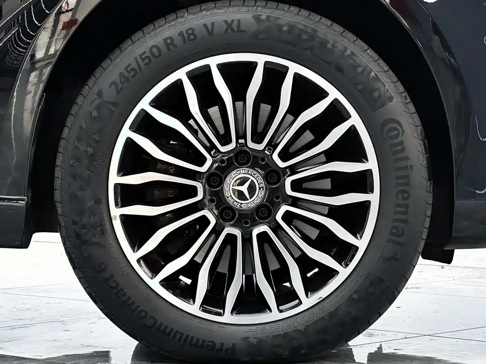 Mercedes-Benz V-class