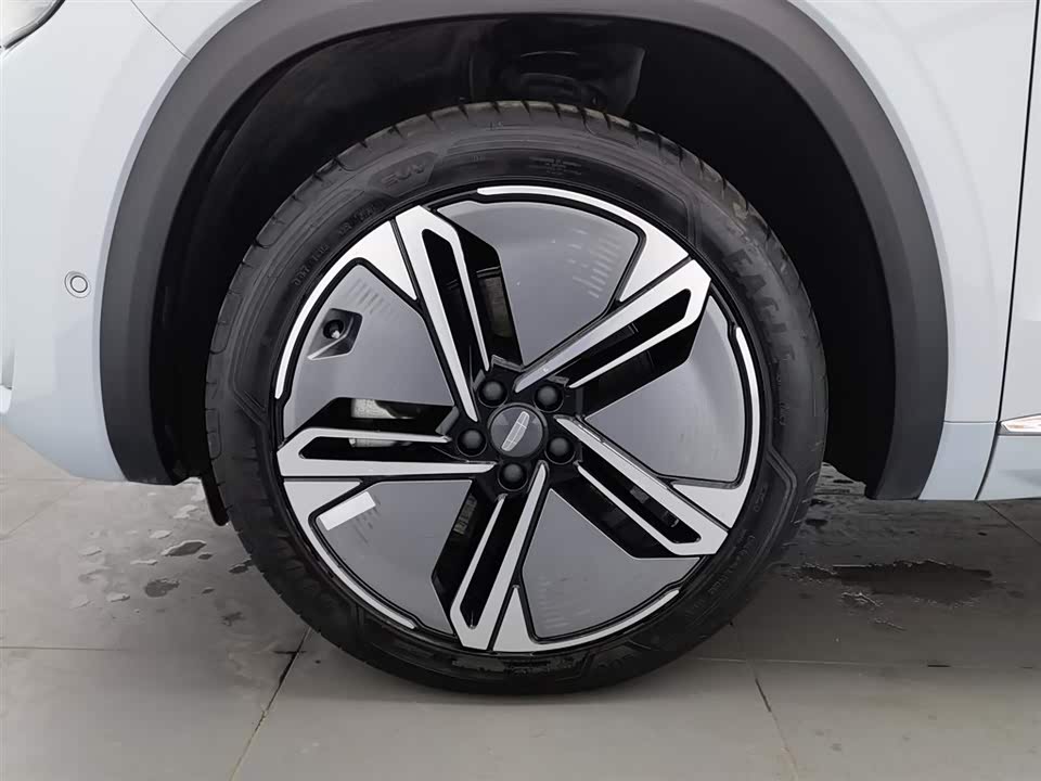 Geely Monjaro plug-in-hybrid