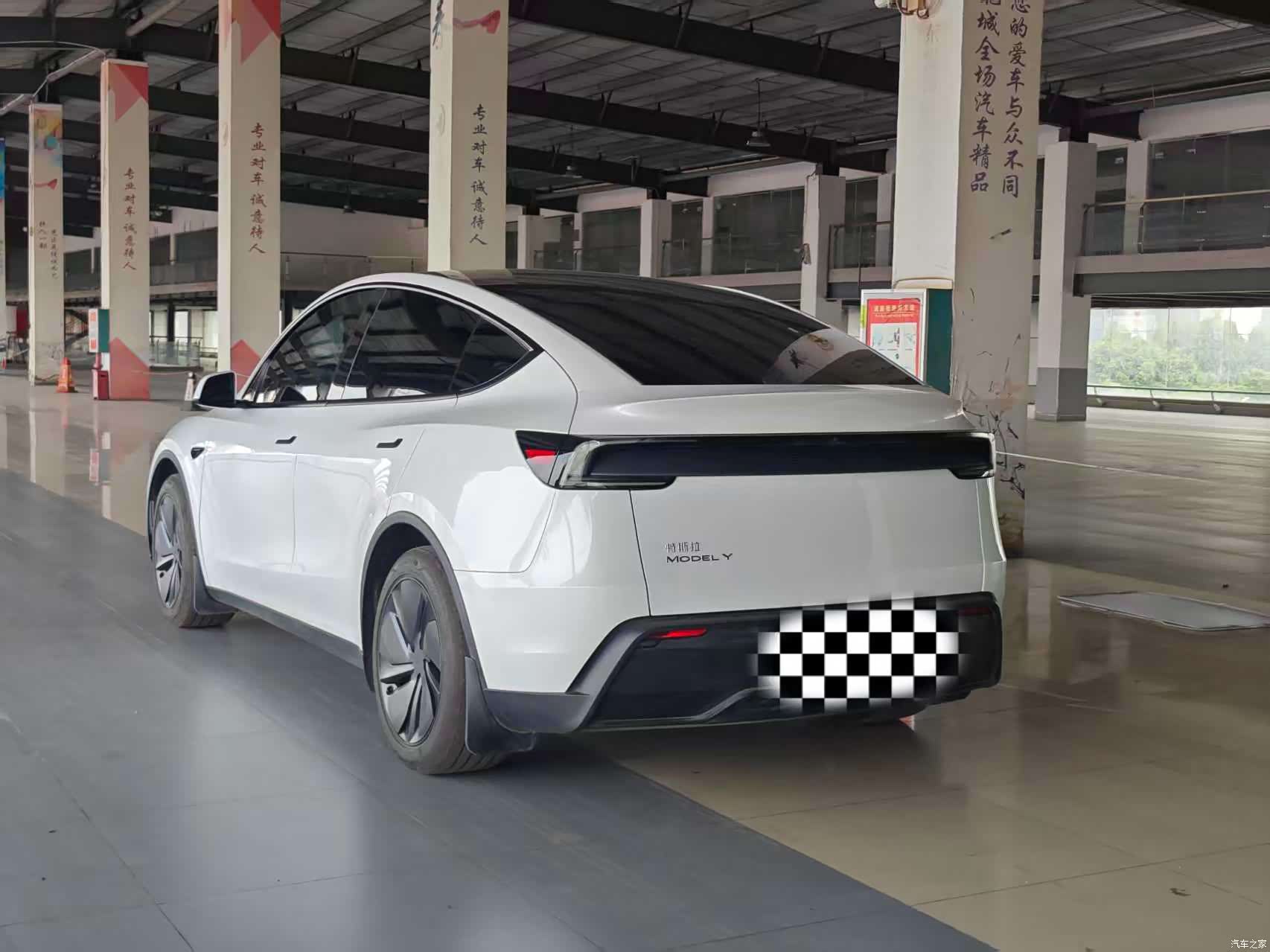 Tesla Model Y, 2026 все фото