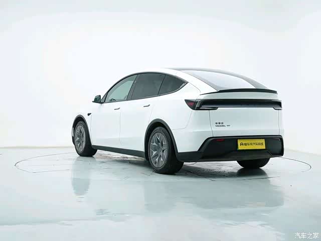 Tesla Model Y, 2025 2