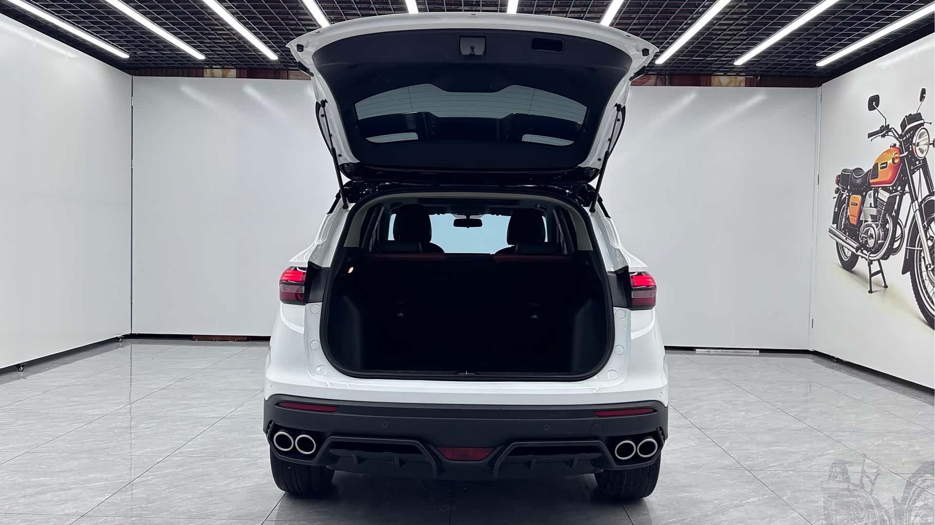 Geely Coolray, 2022 14