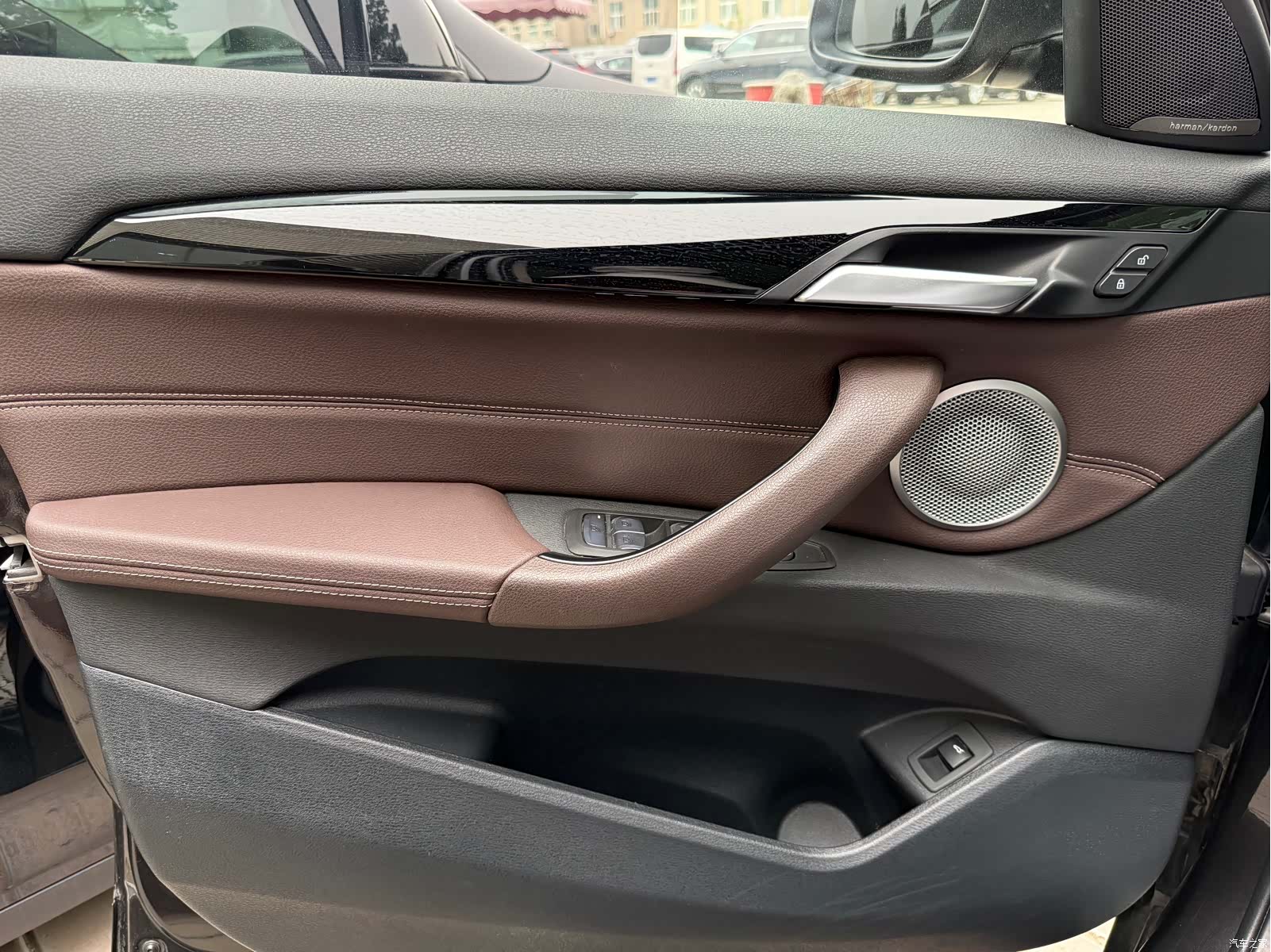 BMW X1, 2022 все фото