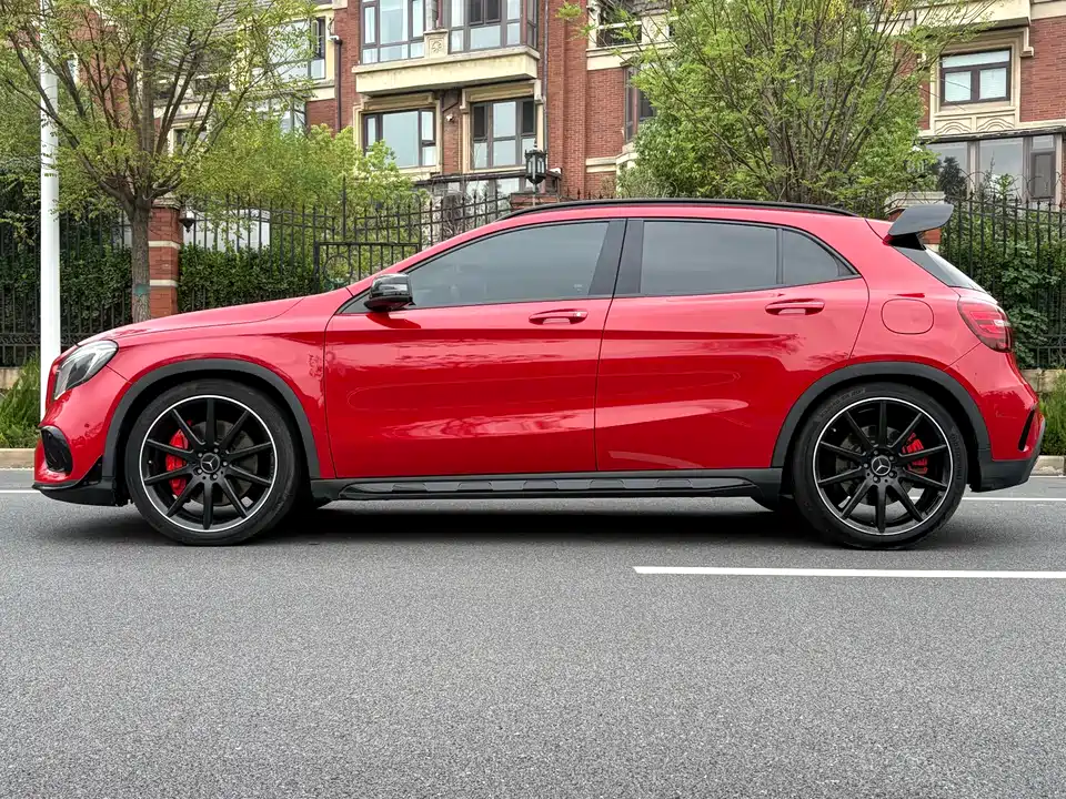 Mercedes-Benz GLA AMG