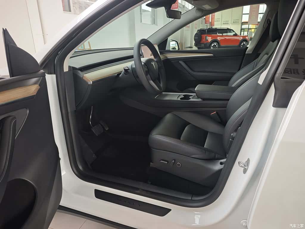 Tesla Model Y, 2023 11