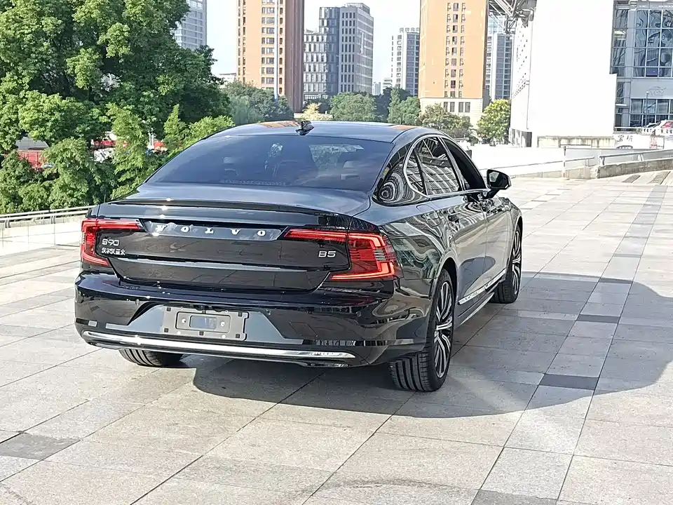 Volvo S90