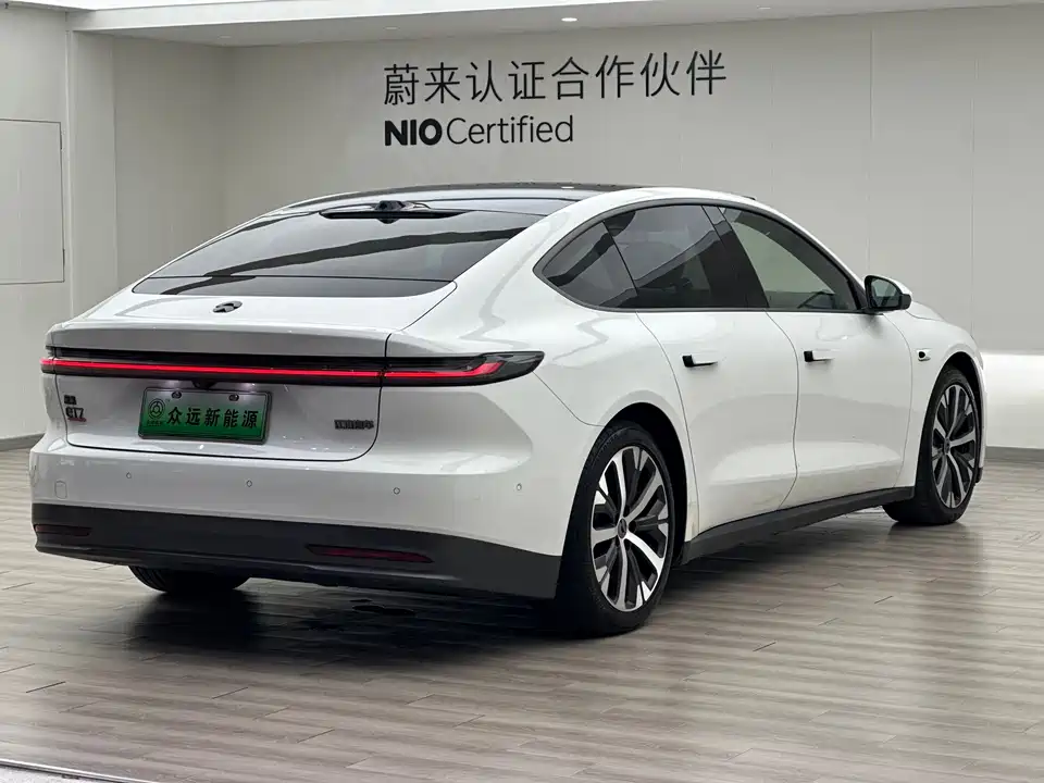 NIO ET7