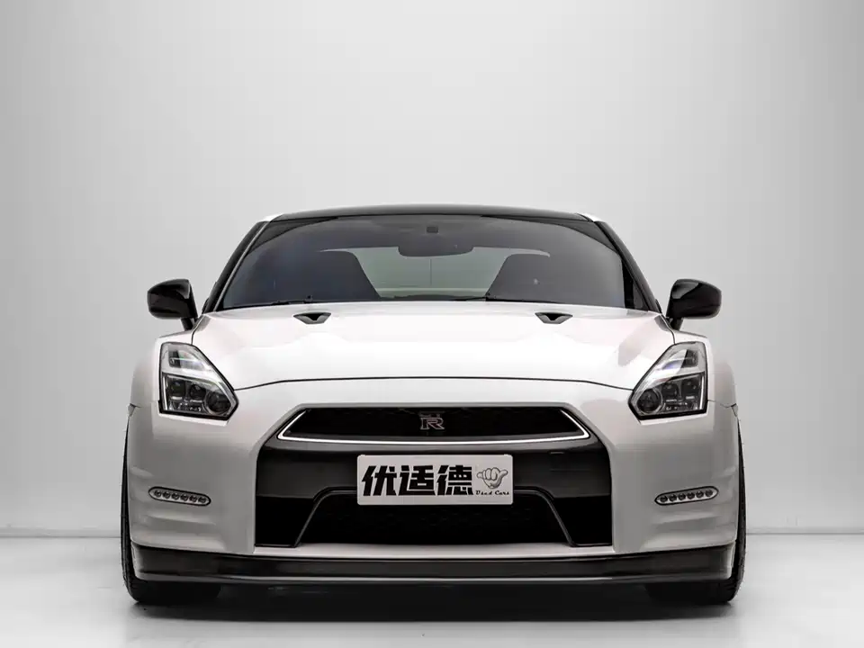 Nissan GT-R