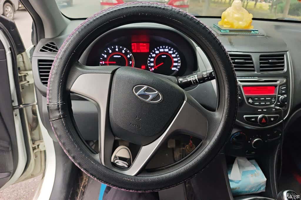 Hyundai GLX, 2016 15