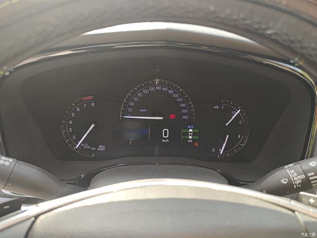 Cadillac XT5, 2016 4