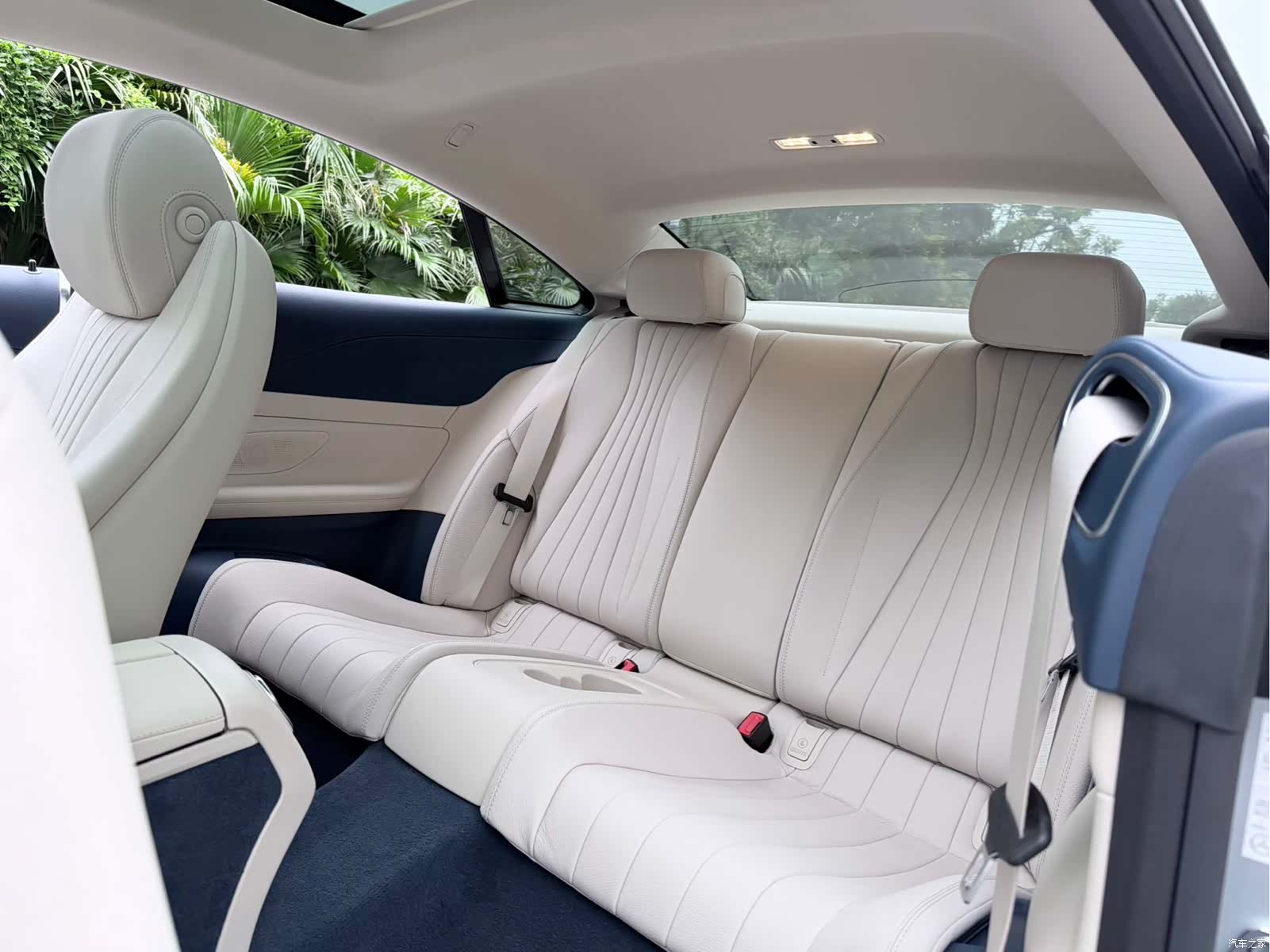 Mercedes-Benz E-Class, 2022 9