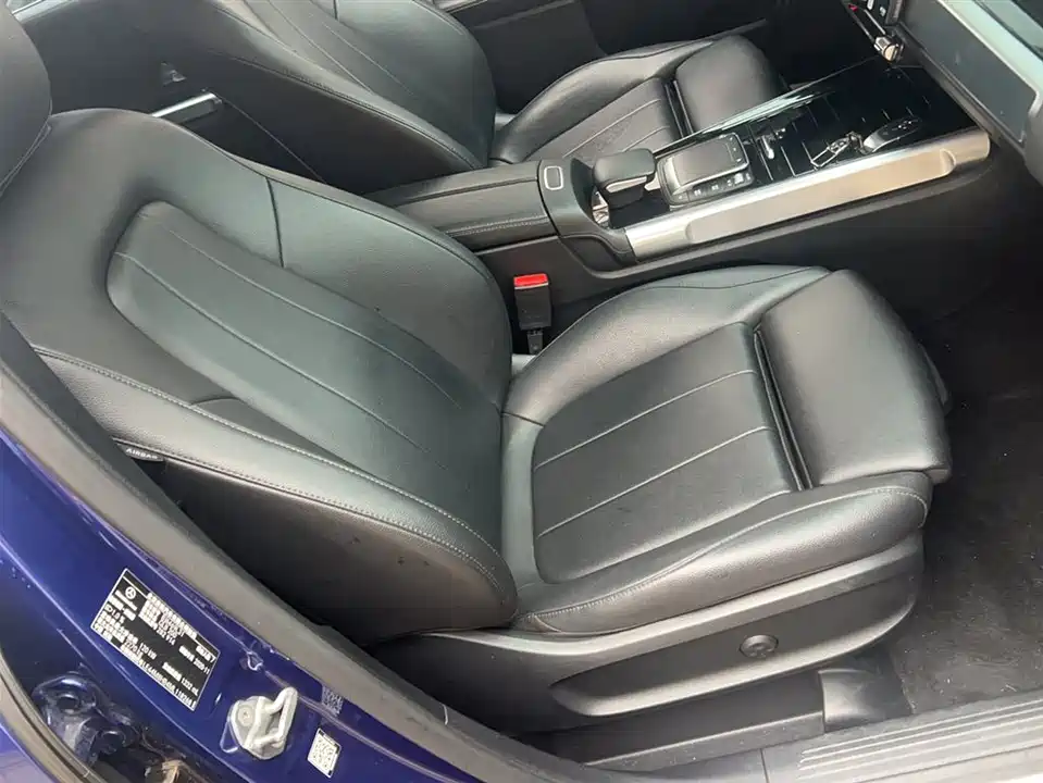 Mercedes-Benz GLB Mercedes-Benz GLB