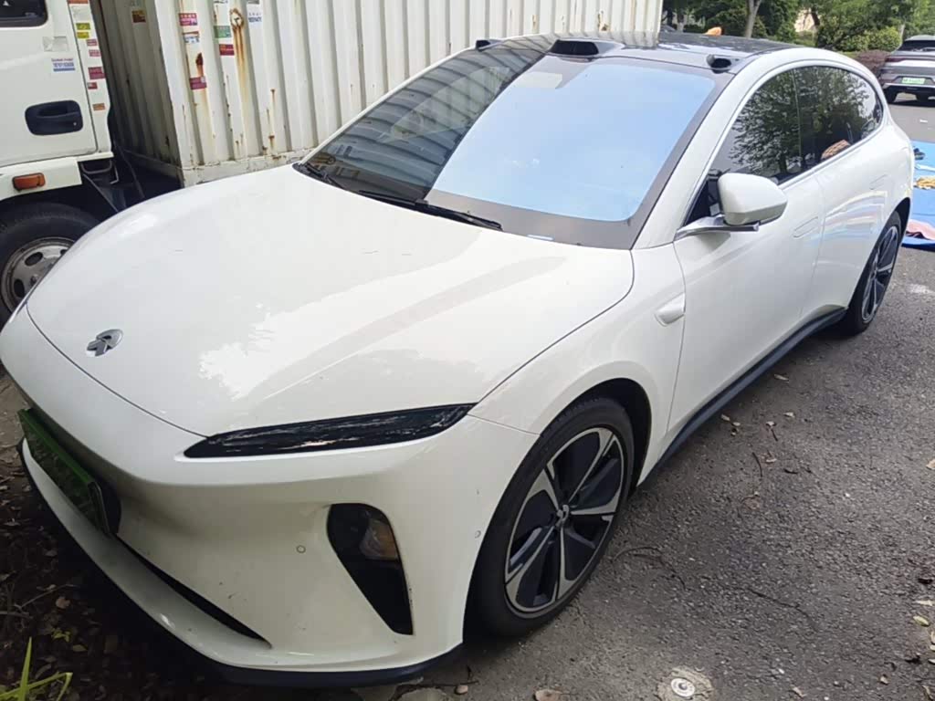 NIO ET5