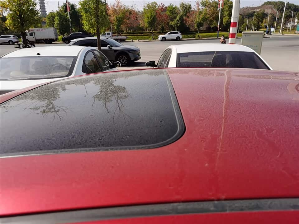 Toyota YARiS L to enjoy