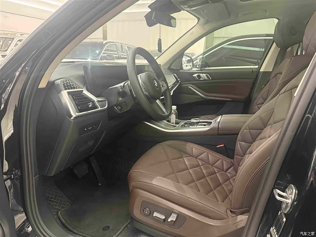 BMW X5, 2025 9