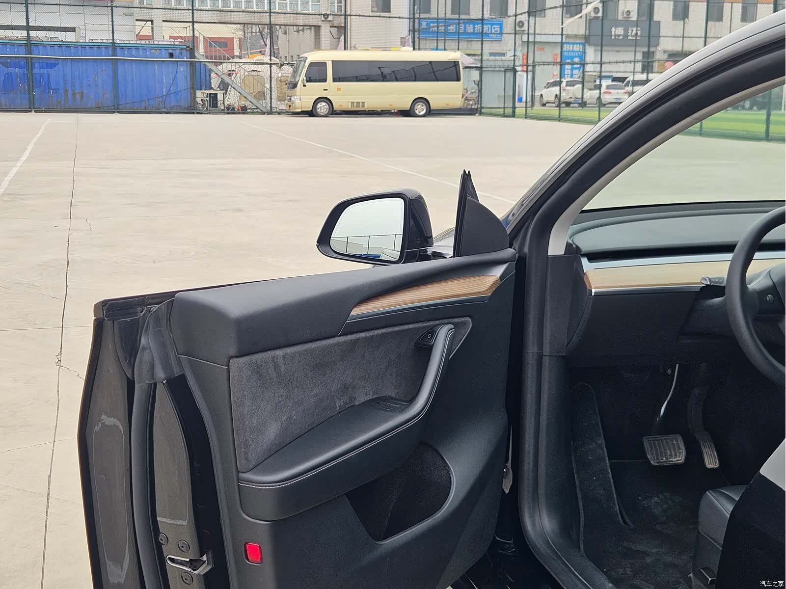 Tesla Model Y, 2023 9