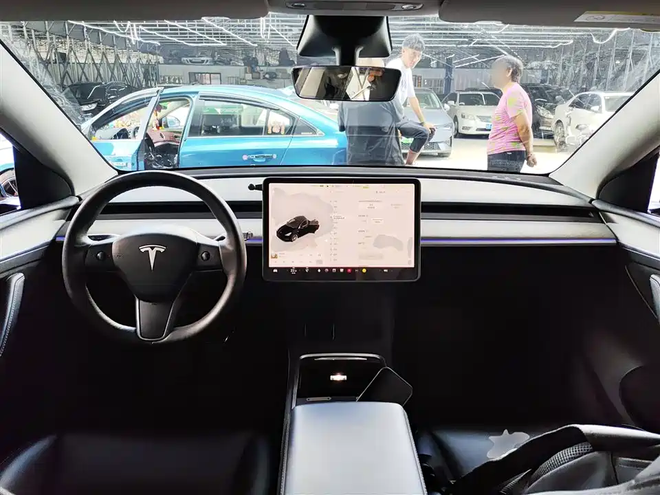 Tesla Model Y Tesla Model Y