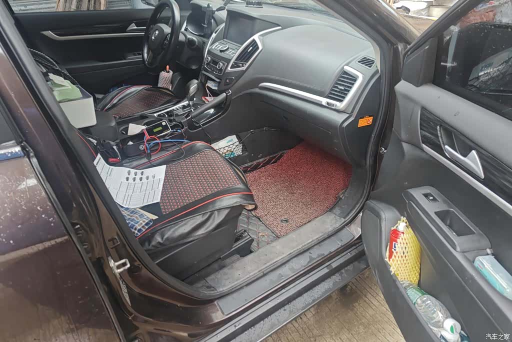 DongFeng AX7, 2016 8