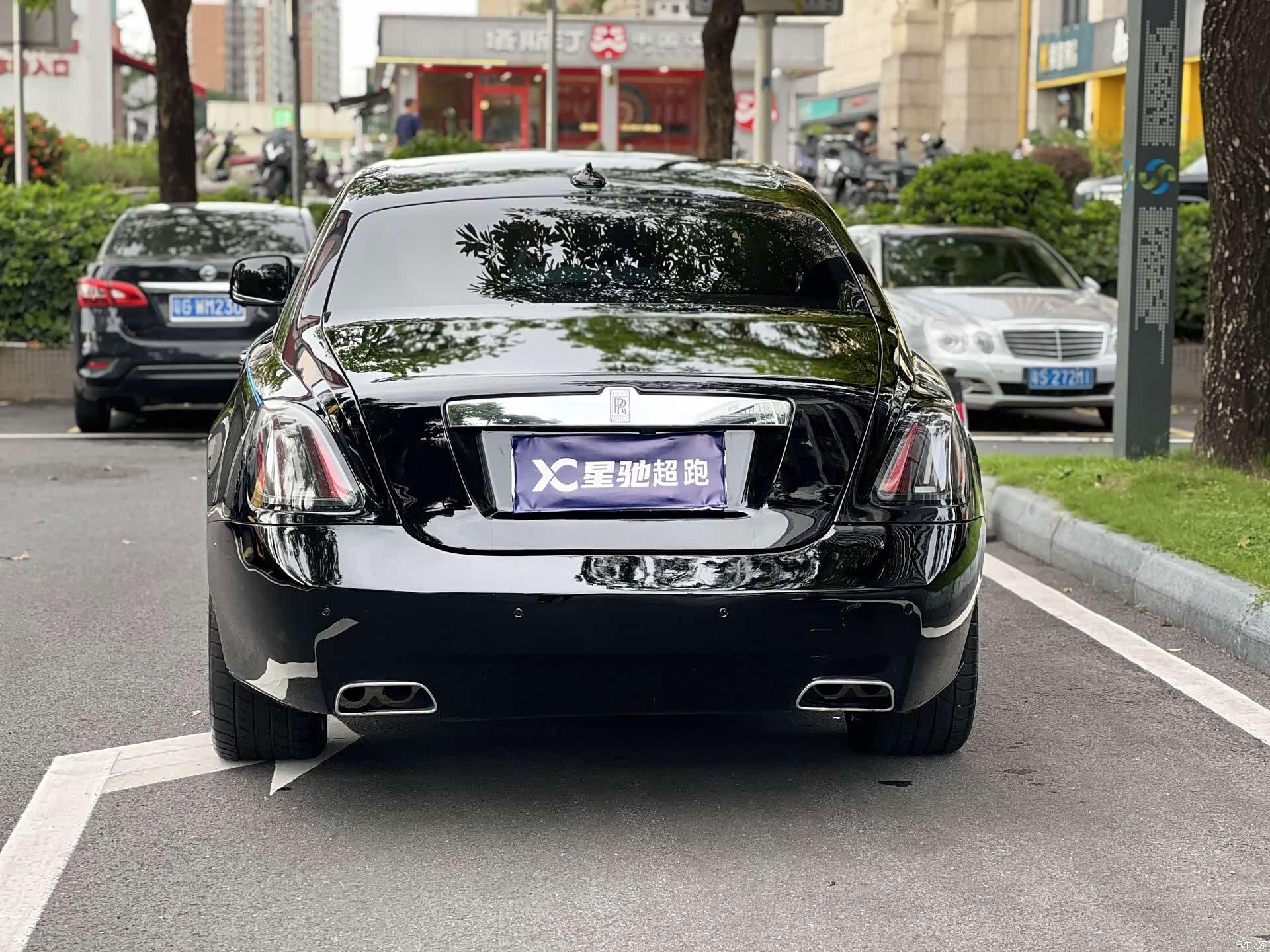 Rolls-Royce Ghost, 2011 6