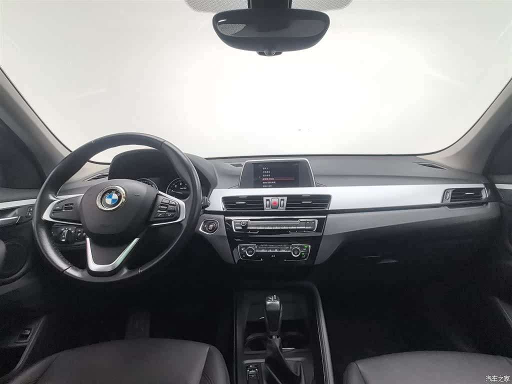 BMW X1, 2019 все фото