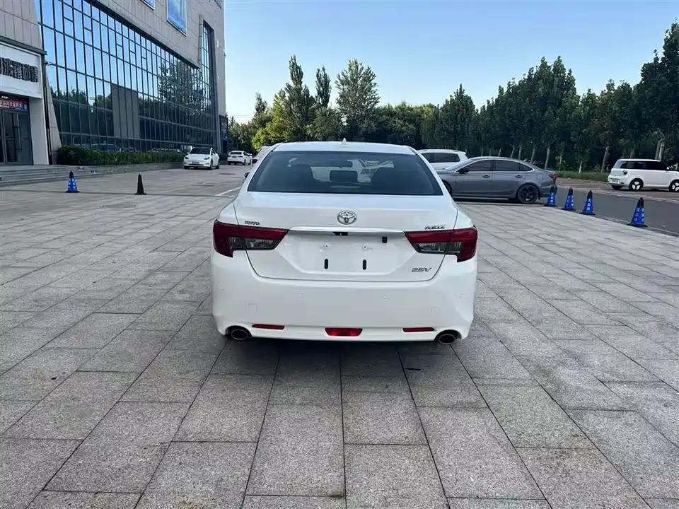 Toyota Reiz Toyota Reiz
