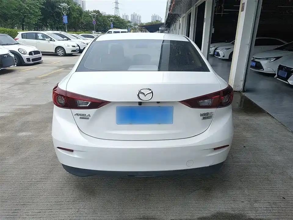 Mazda 3 Angkesaila